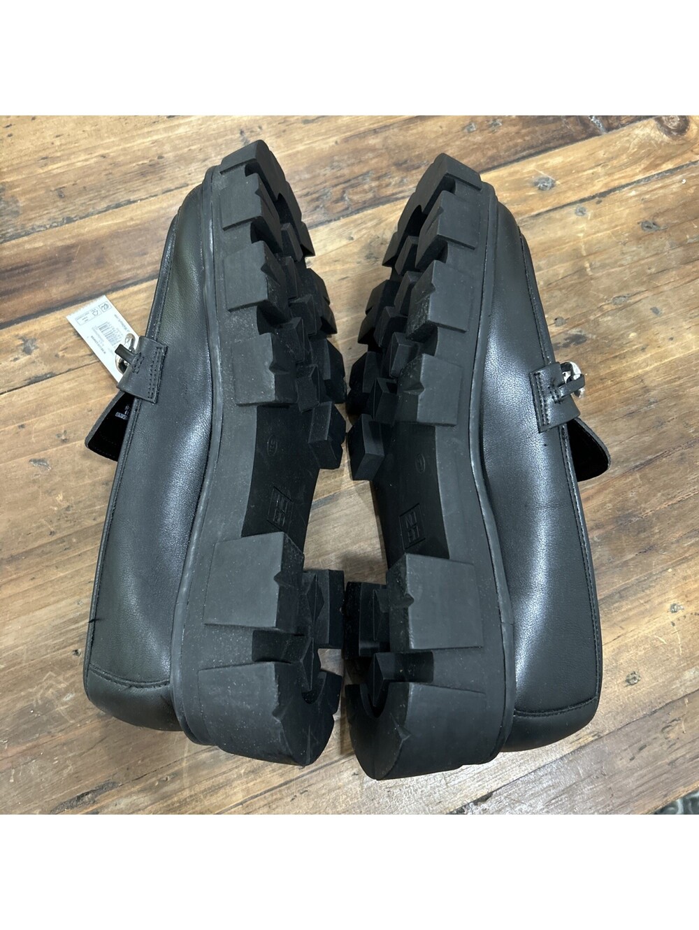 No Boundaries Lug Sole Loafer-Size 9-Platform-Memory Foam-Chain Detail-NEW - Picture 2 of 5